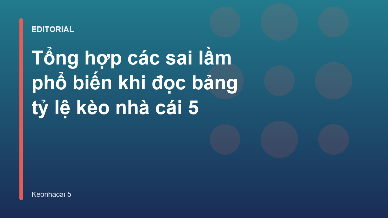Người chơi đang phân tích bảng tỷ lệ kèo bóng đá trên máy tính